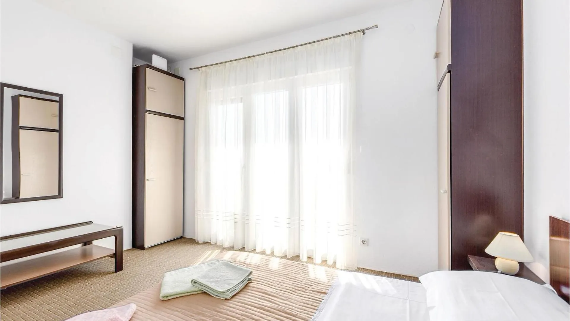 1 Bedroom Gorgeous Apartment In Selce